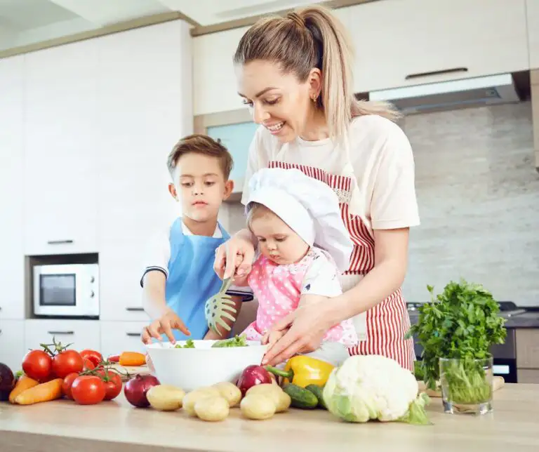 Participation des enfants en cuisine